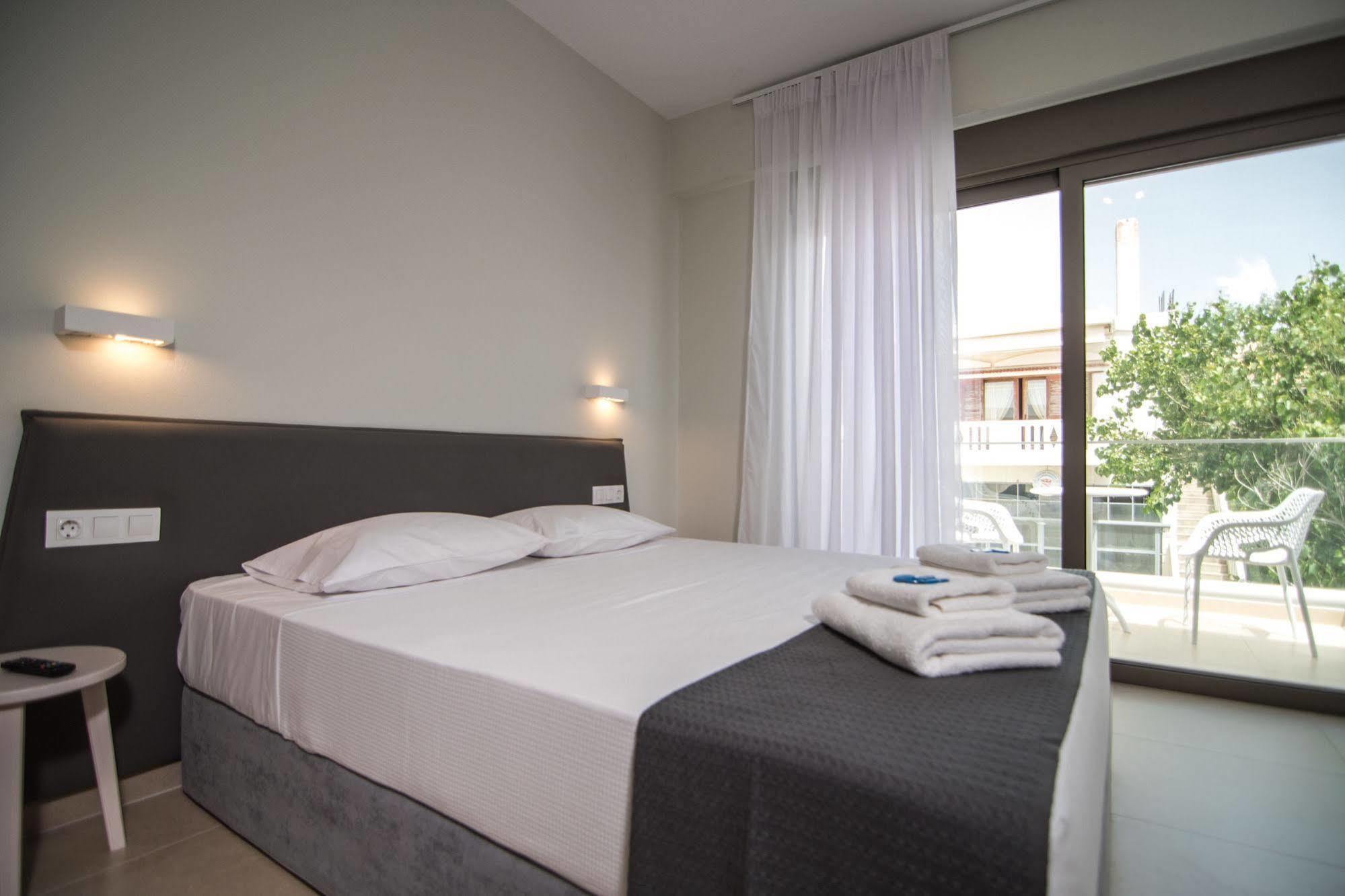 Blue Horizon Hotel Палиохора Екстериор снимка
